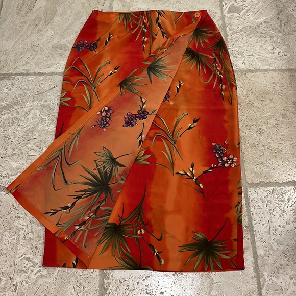 Pennington’s wrap skirt - Picture 4 of 4